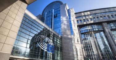 Eurodeputados querem manter isenção temporária nas taxas de importação de fertilizantes