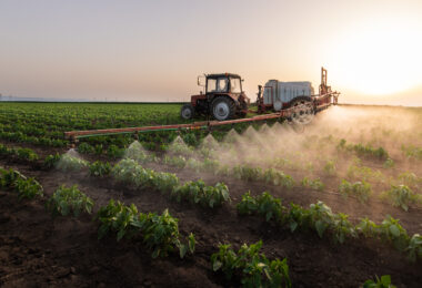 Vendas de pesticidas na UE aumentaram 8% em 2024 após dois anos de queda