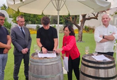Produtores locais assinam protocolos para dinamizar turismo no Alentejo