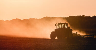 Aprovadas novas regras que reforçam o poder dos agricultores na cadeia agroalimentar