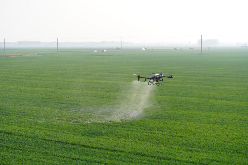 Drones passam a poder aplicar pesticidas em culturas agrícolas no Canadá